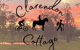 Clarendon Cottage, Near Lowood , Fernvale, Right On The Bvrt